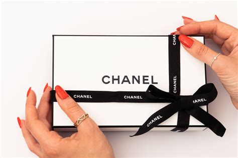 geschenkdoos chanel|chanel gift shop near me.